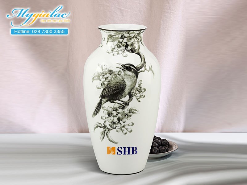 Quà tặng sự kiện bình hoa Minh Long in logo SHB