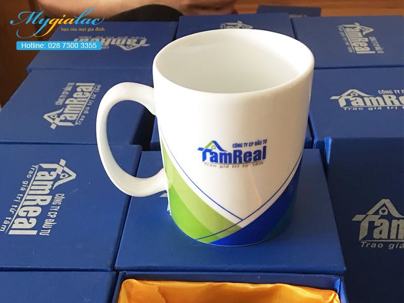Quà tặng sự kiện ca sứ Bát Tràng in Logo Tam Real