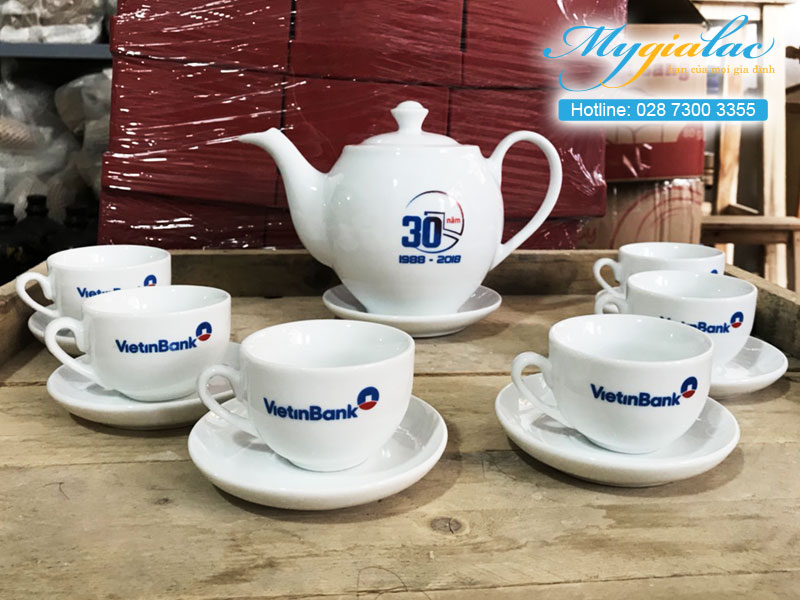 Quà tặng hội nghị hội thảo bộ ấm chén Bát Tràng in logo Vietinbank