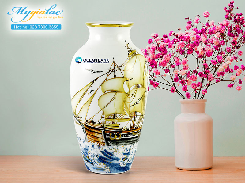 Quà tặng hội nghị hội thảo bình hoa Minh Long in logo Oceanbank