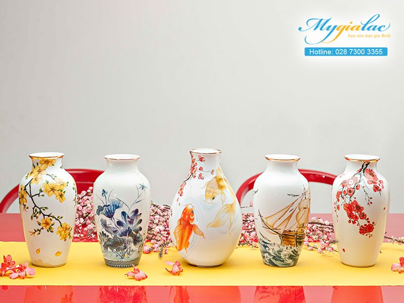 Quà tặng hội nghị hội thảo mẫu bình hoa Minh Long 