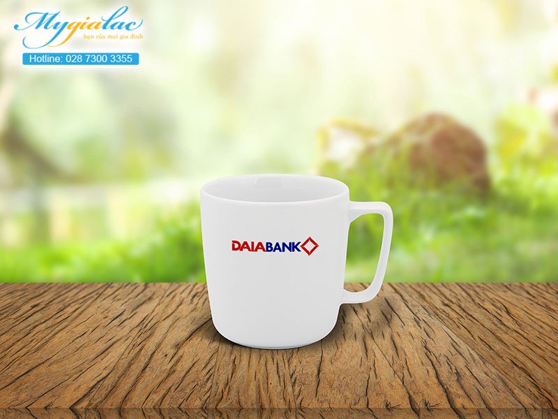 Quà tặng khách hàng ly sứ Minh Long in logo Daiabank