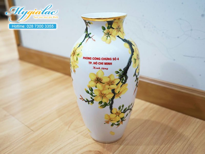 Quà tặng kỷ niệm bình hoa minh long hoa mai