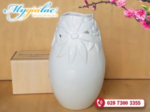 Binh Hoa Su Trang Mau 02