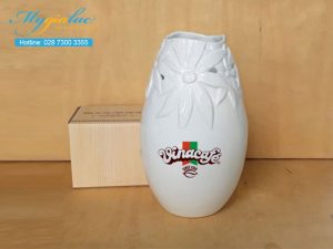 Binh Hoa Su Trang Mau 02