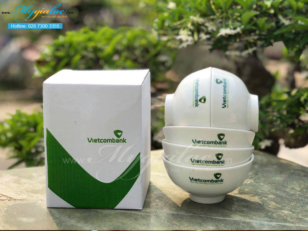 Bo Chen Minh Long In Logo Vietcombank